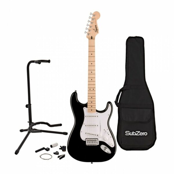 squier sonic stratocaster mn black w gig bag accesory pack guitare electrique